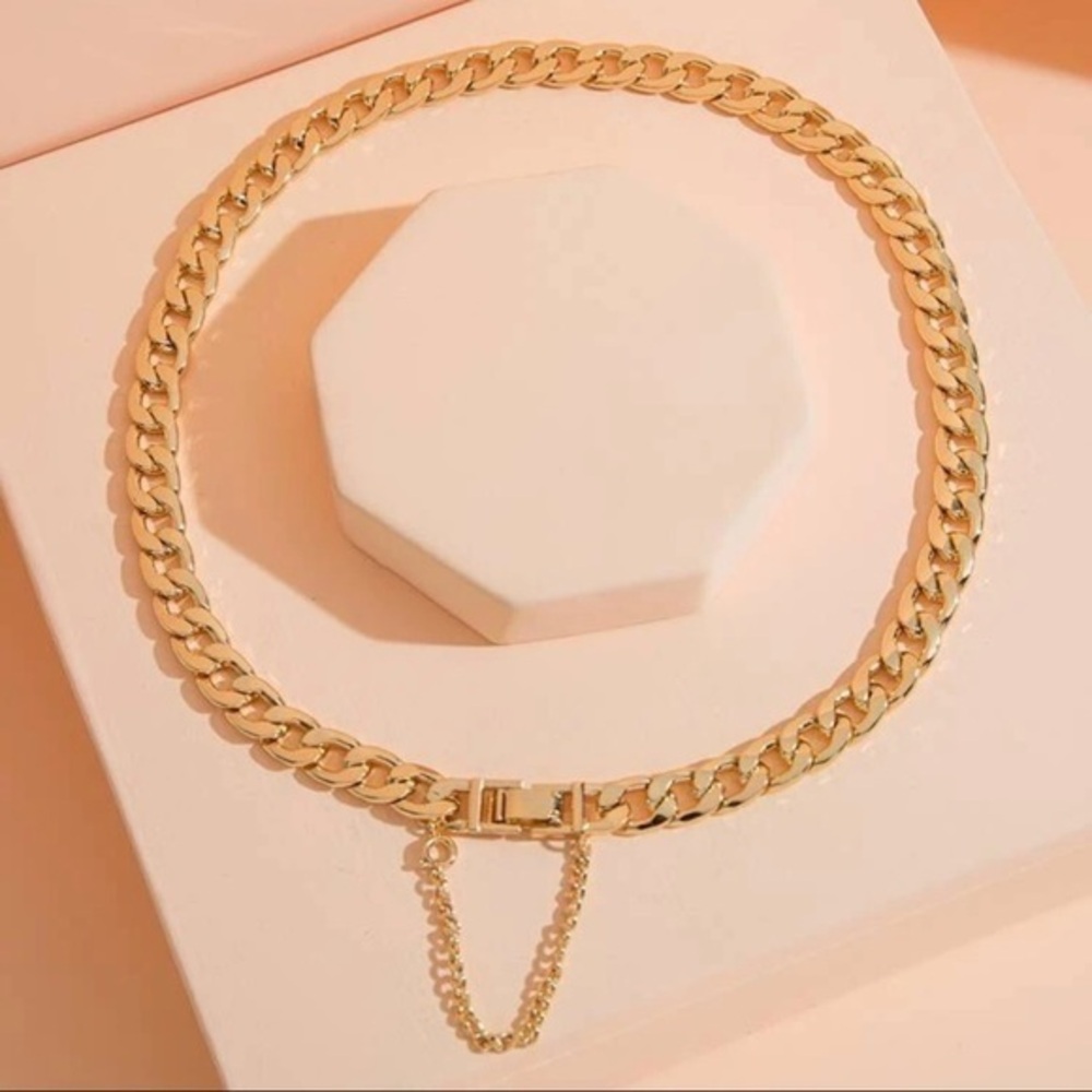 NEW!! 💛 Chain Necklace